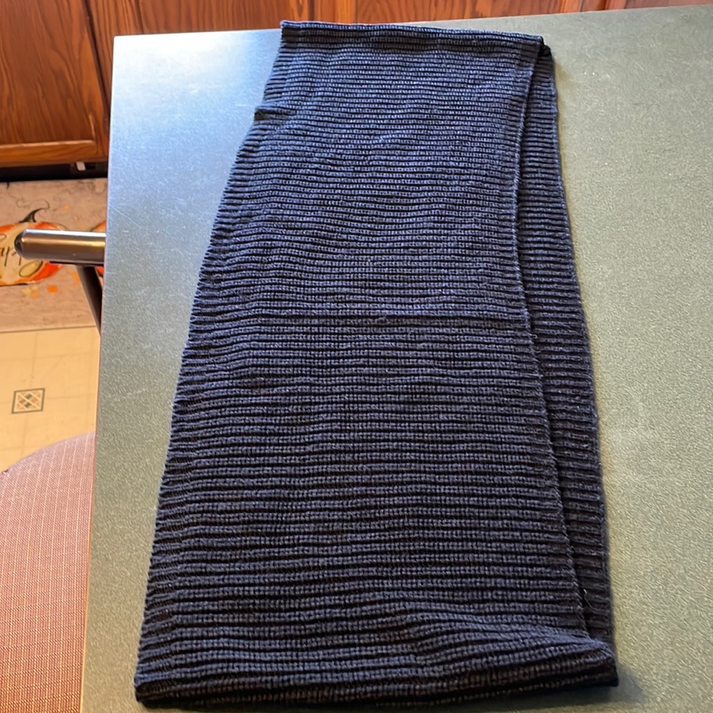 Forever21 Infinity scarf ,lrg